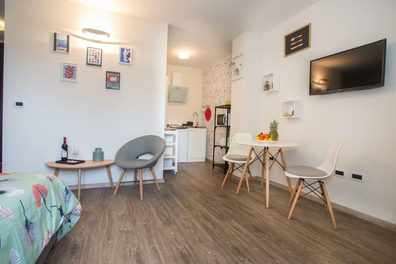 Caprice Studio Apartment 포레치 외부 사진