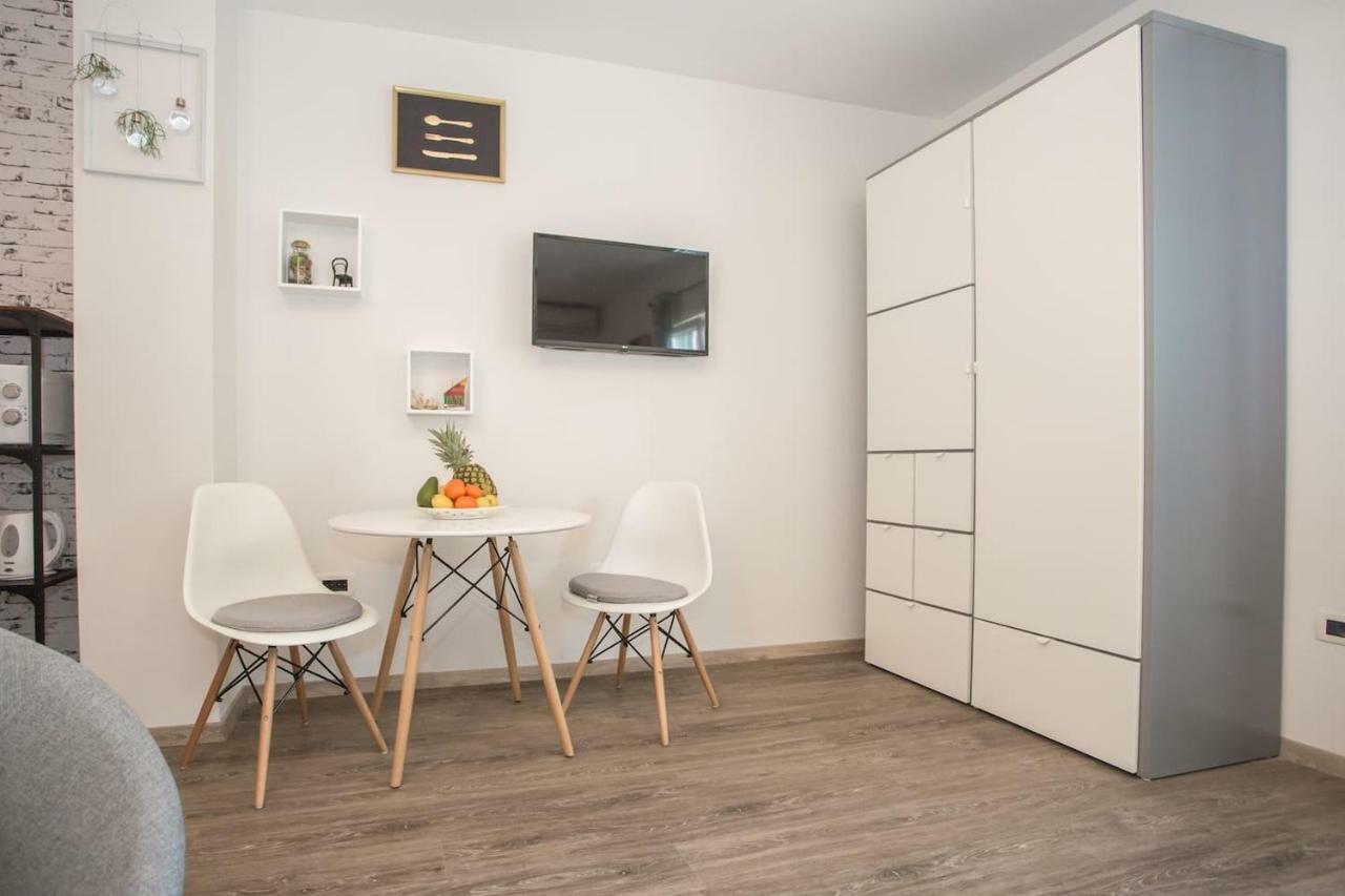 Caprice Studio Apartment 포레치 외부 사진